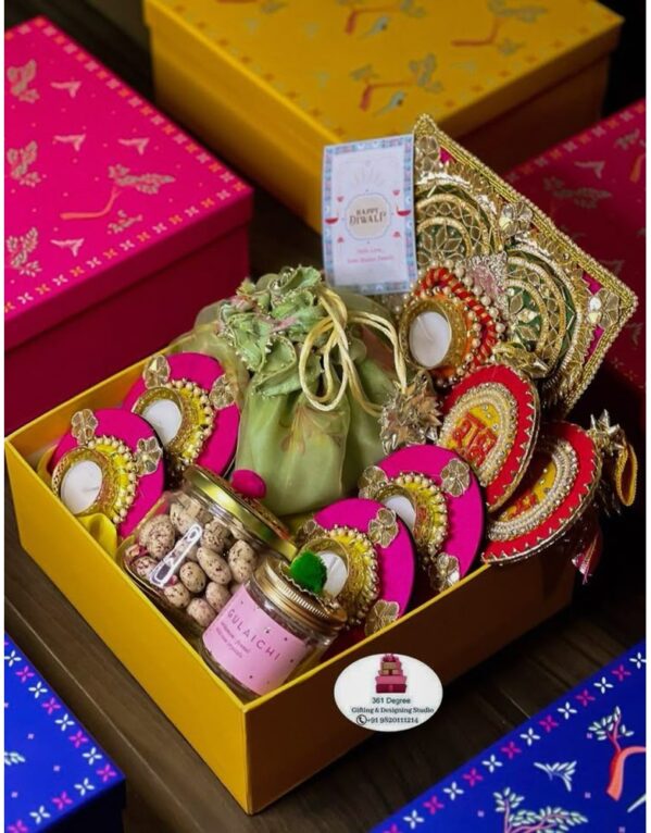 Ethnic Gift Hampers