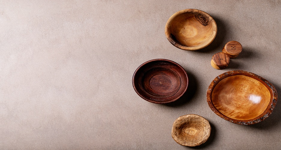 variety-of-empty-wooden-bowls-over-brown-texture-b-2026-01-11-09-09-23-utc